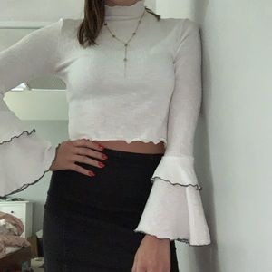 Summery white flowy sleeve shirt!